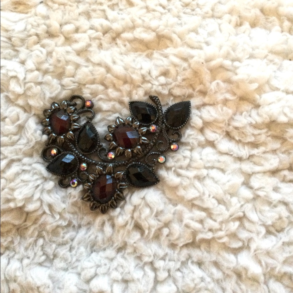 Brooch❤️